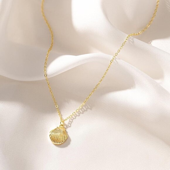 🆕 Women Gold Sun Moon Shell Summer Necklace Trendy Dainty Charm Simple Jewelry - Picture 7 of 8